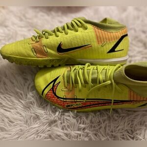 Nike indoor soccer cleats- size 10 women’s or men’s 8.5